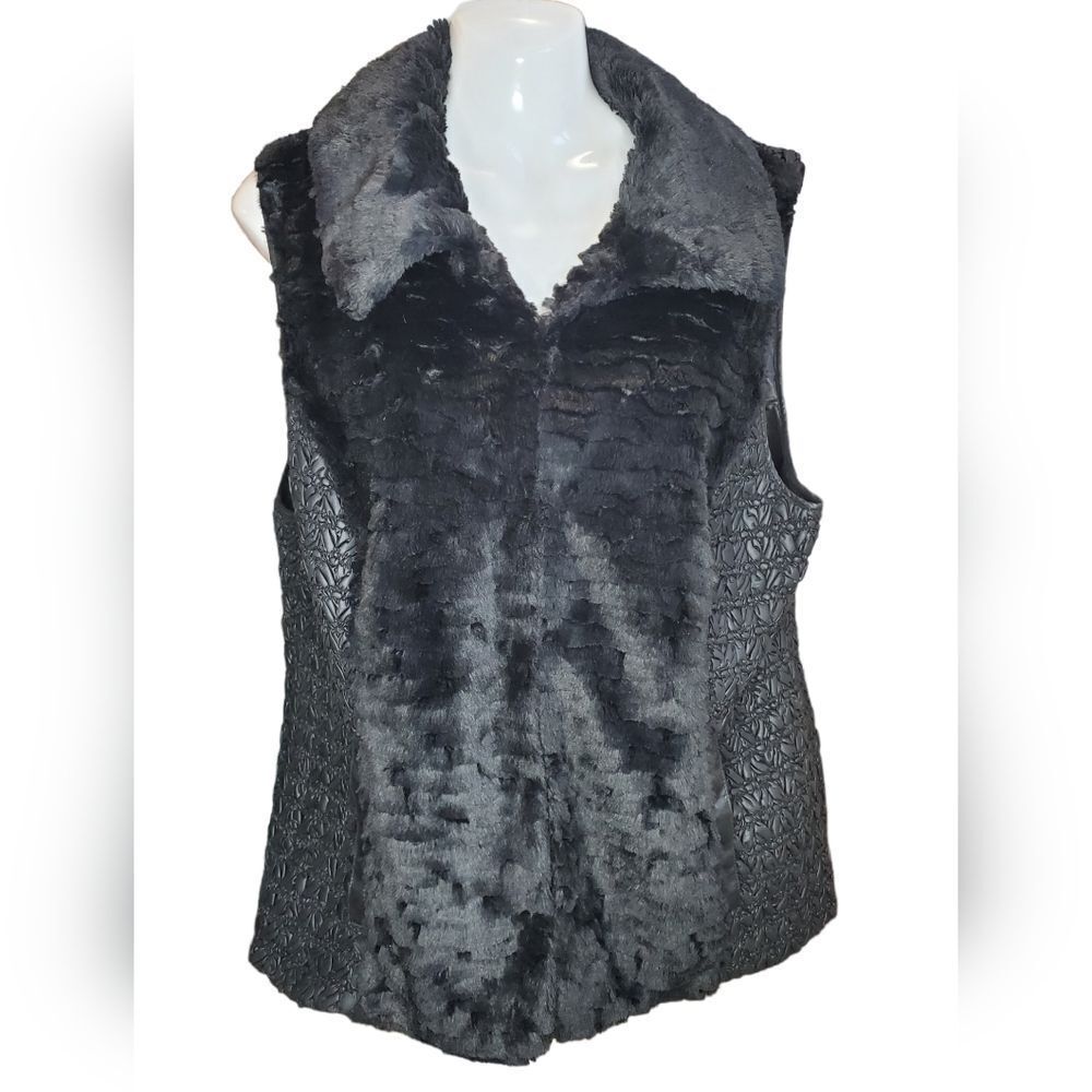 CHICO'S TRAVELERS Faux fur Quilted Vest L